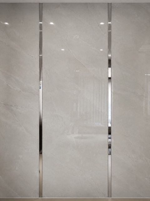 Płaskownik dekoracyjny srebrne lustro 280 cm