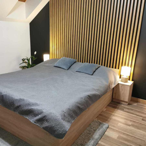Lamele na płycie HDF - złoty 30x275 cm Lamele na płycie HDF - złoty 30x275 cm